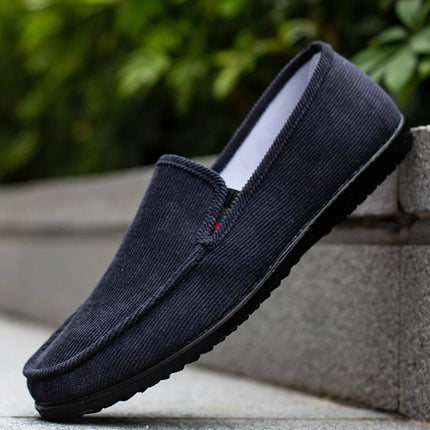 Nuovi uomini mocassini scarpe moda uomo morbido mocassini mocassini tela Slip-On scarpe Casual uomo Outdoor Walking uomo calzature