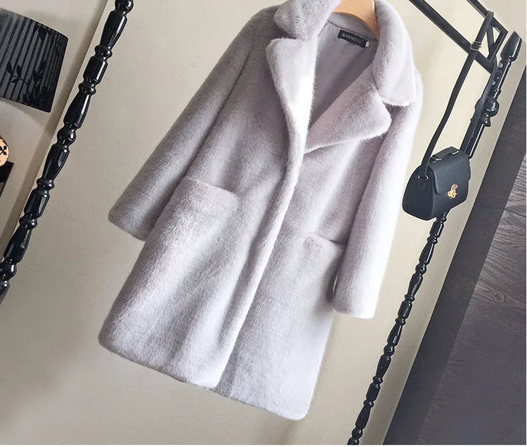 Lmitation Mink Plush Fur Coat Female 2021 Winter Thick High End Rex Rabbit Hair Fur Coats Plus Size Warm Women Faux Fur Coats