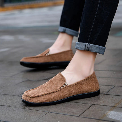 Nuovi uomini mocassini scarpe moda uomo morbido mocassini mocassini tela Slip-On scarpe Casual uomo Outdoor Walking uomo calzature
