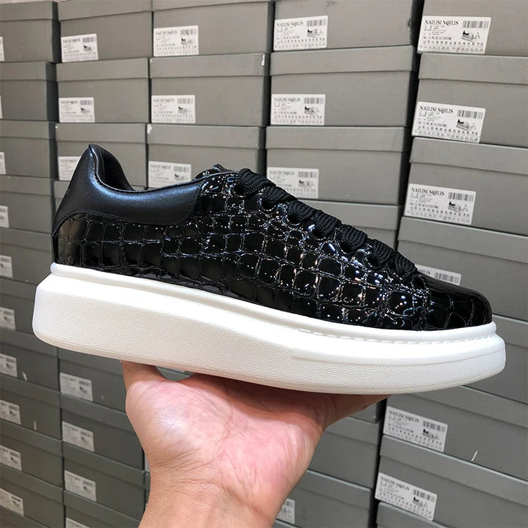 Genuine Leather Sneakers Men Flats Casual Shoes Men Stone Pattern Thick Bottom New Men Leisure Shoes Red Black Chaussures Sport