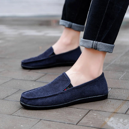 Nuovi uomini mocassini scarpe moda uomo morbido mocassini mocassini tela Slip-On scarpe Casual uomo Outdoor Walking uomo calzature