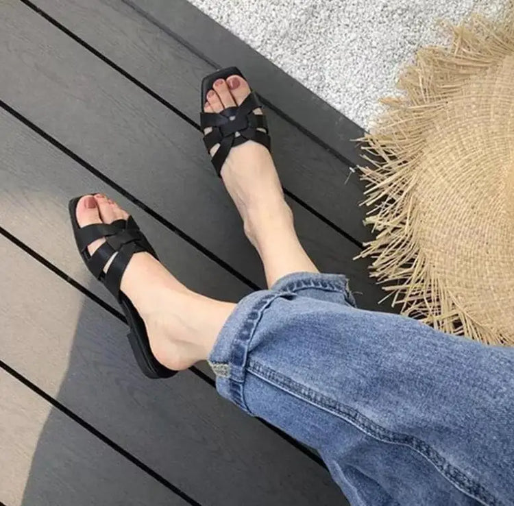 Nuove donne di arrivo Pantofole estive Presentazioni aziende produttrici giochi Open Toe Scarpe casual piatte Sandalo per il tempo libero Infradito da spiaggia femminile Big Size 41 42 43