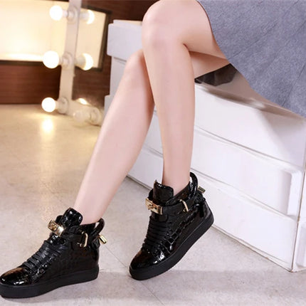 Women’s Genuine Cow Leather Flat Ankle Boots Stone Pattern Black High with Lace Sneakers Designer With Lock Luxury Brands Shoes