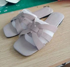 Nuove donne di arrivo Pantofole estive Presentazioni aziende produttrici giochi Open Toe Scarpe casual piatte Sandalo per il tempo libero Infradito da spiaggia femminile Big Size 41 42 43