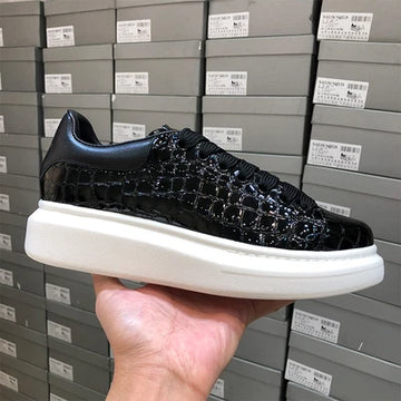 Genuine Leather Sneakers Men Flats Casual Shoes Men Stone Pattern Thick Bottom New Men Leisure Shoes Red Black Chaussures Sport