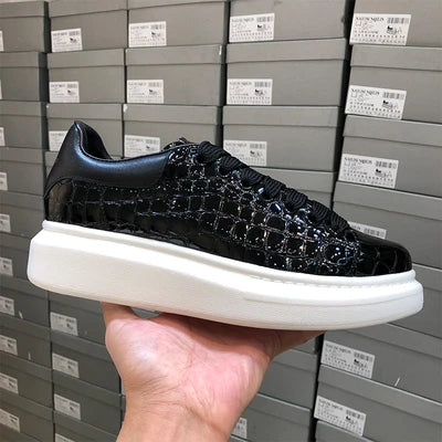 Genuine Leather Sneakers Men Flats Casual Shoes Men Stone Pattern Thick Bottom New Men Leisure Shoes Red Black Chaussures Sport