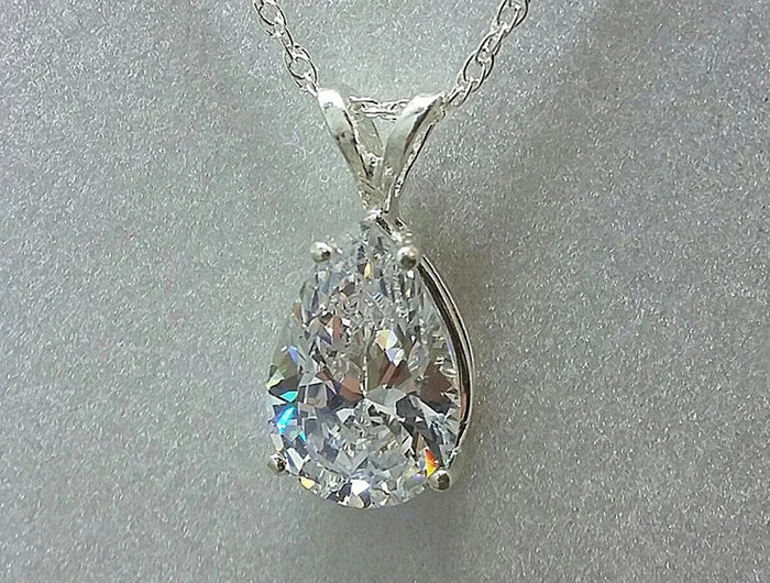Huitan Luxury Pear Cubic Zirconia Pendant Necklace for Bridal Wedding Engagement Party High-quality Silver Color Fashion Jewelry PlatiNum