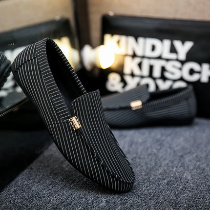 Mocassini uomo primavera estate taglie forti scarpe Casual piatte comode leggere uomo Slip traspirante su scarpe da guida in morbida pelle