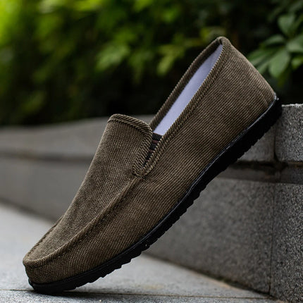 Nuovi uomini mocassini scarpe moda uomo morbido mocassini mocassini tela Slip-On scarpe Casual uomo Outdoor Walking uomo calzature