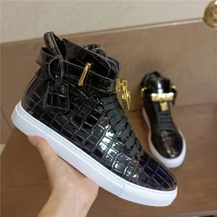 Luxury Designer Men Crocodile Pattern High Top Sneakers Glossy Patent Leather Gold Buckle Lace-up Casual Street Shoes Footwear