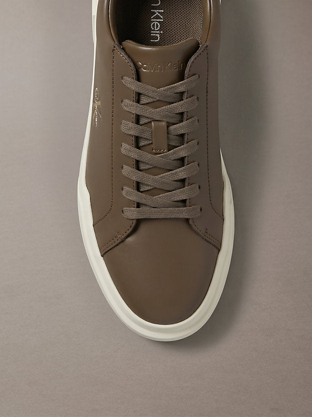 chunky sneakers ad alta trazione e resistenza in pelle mocha/rocky brown da uomini calvin klein