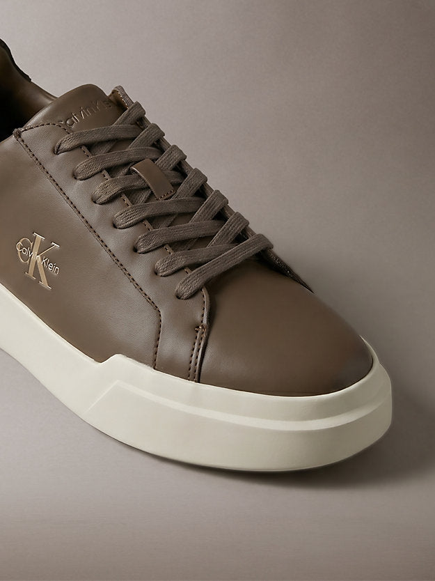 chunky sneakers ad alta trazione e resistenza in pelle mocha/rocky brown da uomini calvin klein