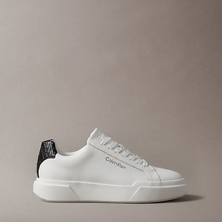 chunky sneakers ad alta trazione e resistenza in pelle bright white/black da uomini calvin klein