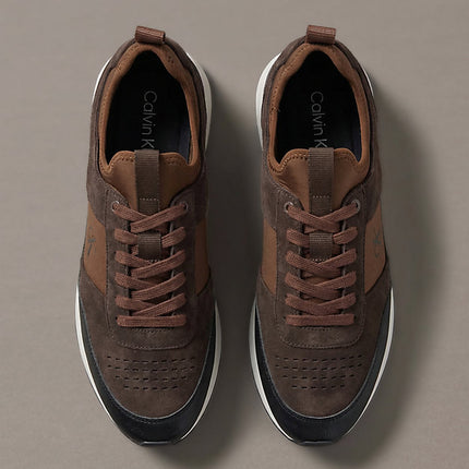 sneakers da corsa in camoscio con logo mid brown/rocky brown/creamy da uomini calvin klein