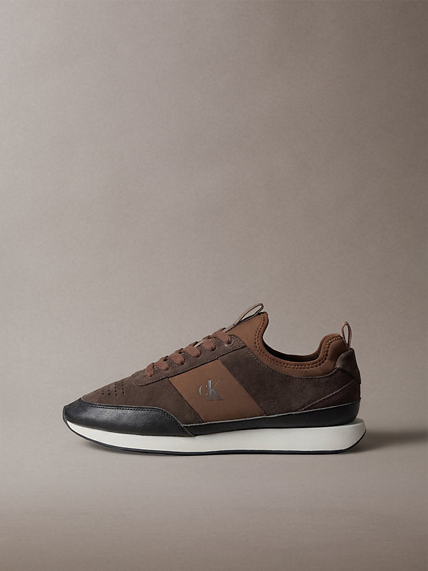 sneakers da corsa in camoscio con logo mid brown/rocky brown/creamy da uomini calvin klein
