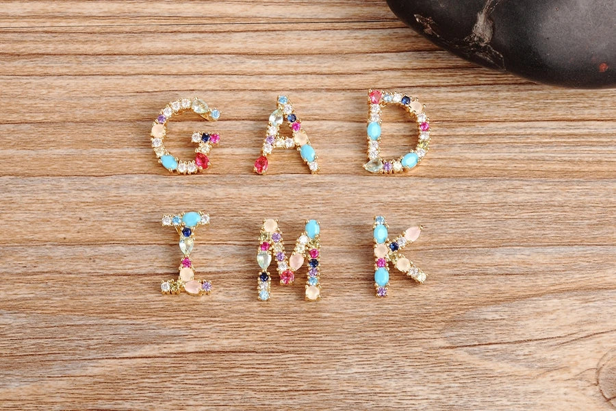 Nidin vendita calda colore arcobaleno iniziale CZ collana fascino lettera ciondolo nome gioielli accessori donna Fine festa regalo di compleanno