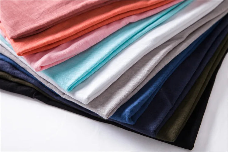 T-shirt da uomo in cotone 100% di qualità del marchio con scollo a V Fashion Design Slim Fit Soild T-shirt da uomo Top Tees T-shirt a maniche corte per uomo
