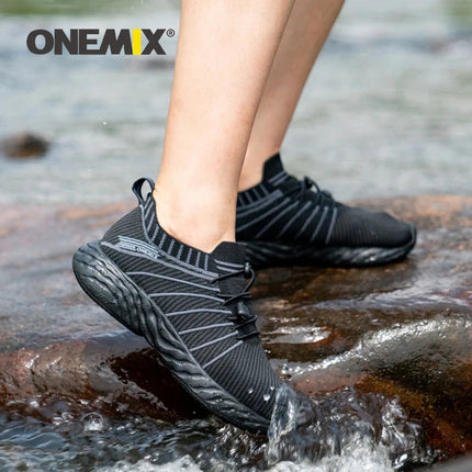 Scarpe da corsa impermeabili ONEMIX per uomo Sneakers Unisex in Mesh traspirante estivo per scarpe da Trekking da passeggio per uomo Slip-on all'aperto PlatiNum