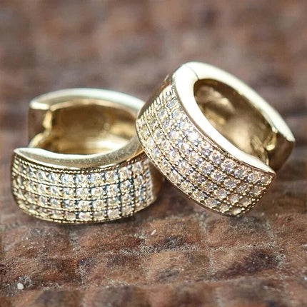 Huitan Small Round Hoop Earrings for Men/Women Shiny White Zirconia Simple Stylish Daily Wearable Earring Unisex Fashion Jewelry PlatiNum