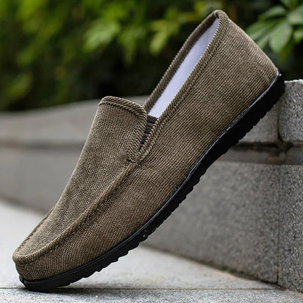 Nuovi uomini mocassini scarpe moda uomo morbido mocassini mocassini tela Slip-On scarpe Casual uomo Outdoor Walking uomo calzature