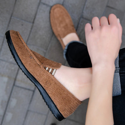 Nuovi uomini mocassini scarpe moda uomo morbido mocassini mocassini tela Slip-On scarpe Casual uomo Outdoor Walking uomo calzature
