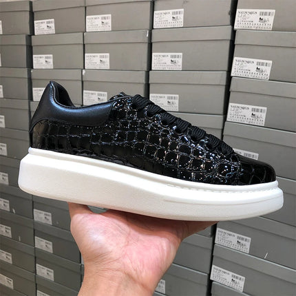 Genuine Leather Sneakers Men Flats Casual Shoes Men Stone Pattern Thick Bottom New Men Leisure Shoes Red Black Chaussures Sport