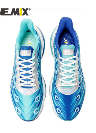 Scarpe da corsa da uomo ONEMIX rimbalzo ammortizzante scarpe sportive da corsa all'aperto traspiranti scarpe da ginnastica da uomo con aumento dell'altezza 6-7cm PlatiNum