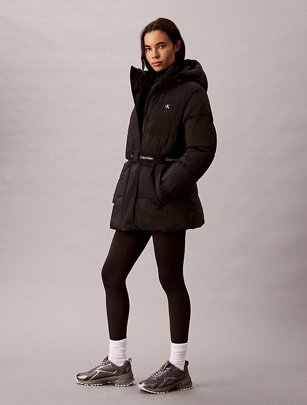 piumino con cappuccio e cintura con logo black da donne calvin klein jeans