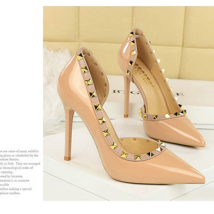 Décolleté da donna sexy con design a rivetto Tacchi alti da donna Décolleté da donna in pelle verniciata a spillo da 10,5 cm Scarpe da banchetto di lusso Taglie forti 43 platinumshop