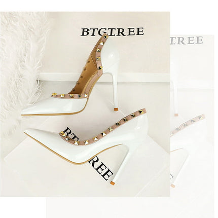 Décolleté da donna sexy con design a rivetto Tacchi alti da donna Décolleté da donna in pelle verniciata a spillo da 10,5 cm Scarpe da banchetto di lusso Taglie forti 43 platinumshop