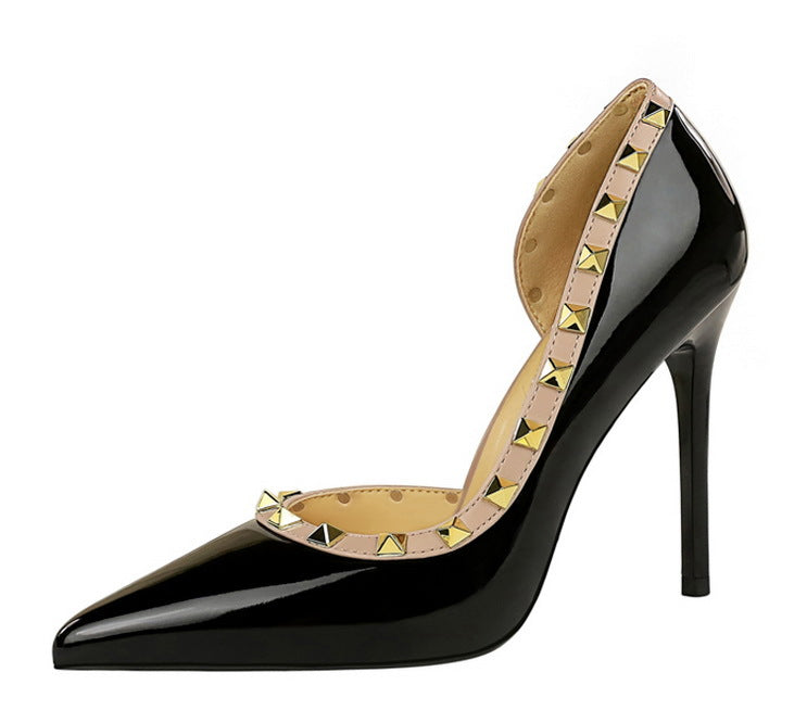 Décolleté da donna sexy con design a rivetto Tacchi alti da donna Décolleté da donna in pelle verniciata a spillo da 10,5 cm Scarpe da banchetto di lusso Taglie forti 43 platinumshop