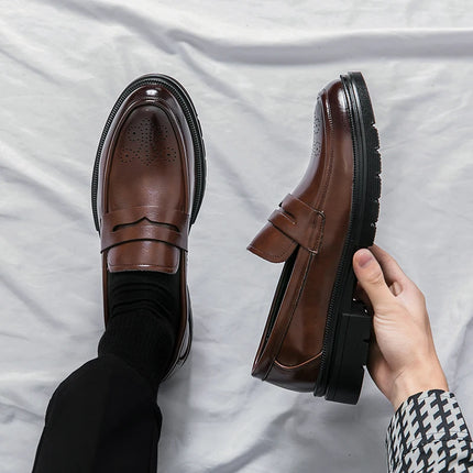 Scarpe Casual con suola spessa di lusso primaverile mocassini Penny neri da uomo scarpe eleganti da ufficio marrone per Mentênis masculino