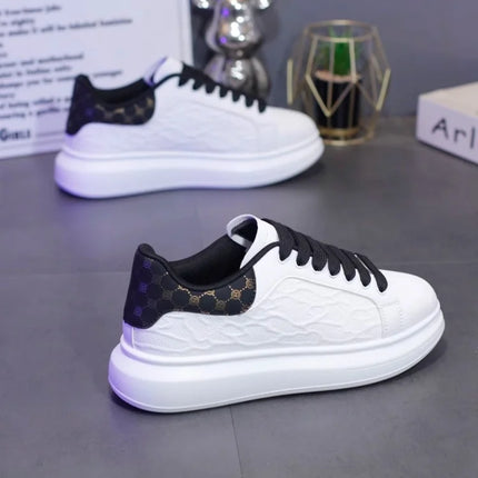 Spring Summer Men's Fashionable Lightweight Sport Shoes Thick Bottom Trendy White Sneakers Breathable Comfortable Running Shoes