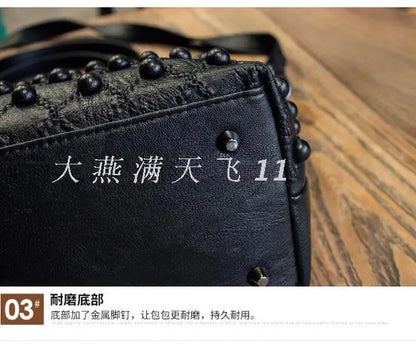 2025 new Genuine Leather Women's Handbags Fashion Soft Lady Tote Bag Shoulder Messenger Bag Large Capacity Portable Rivet Bags