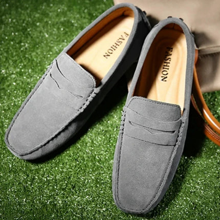 Scarpe casual da uomo fatte a mano Mocassini morbidi Scarpe da guida leggere Moda Slip on Flats Mocassini di alta qualità Scarpe da uomo antiscivolo