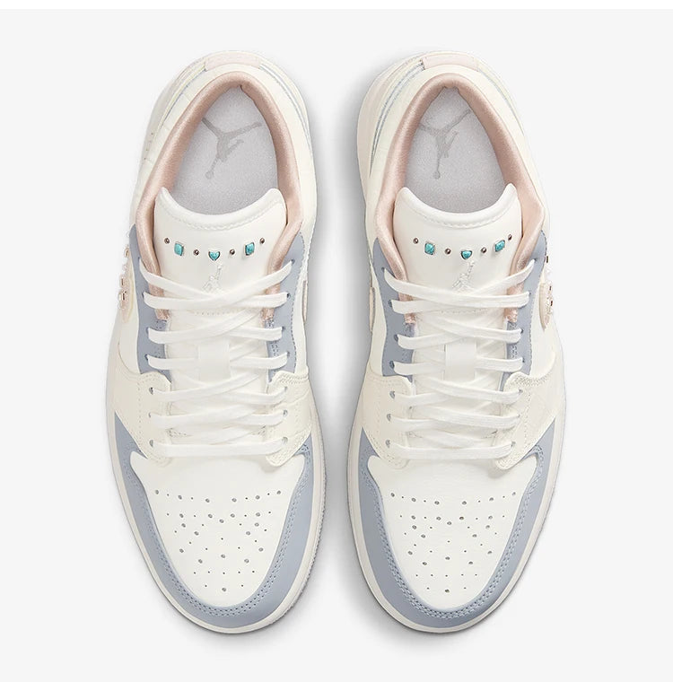 Scarpe sportive durevoli Nike Air Jordan 1 Low originali da donna IH7323-100 platinumshop