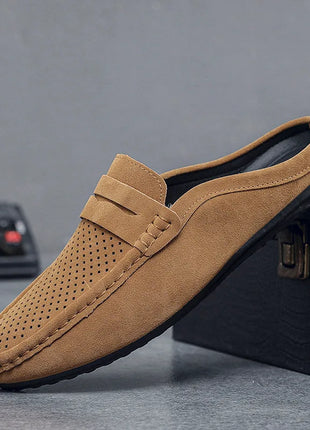 Muli da uomo scarpe Casual in pelle scamosciata leggera nuovi uomini pigro per il tempo libero mezze pantofole traspiranti Slip on scarpe da passeggio mocassino