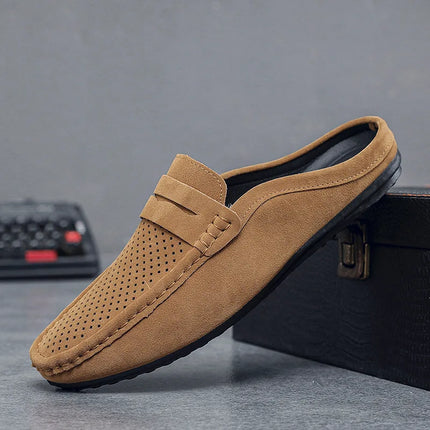 Muli da uomo scarpe Casual in pelle scamosciata leggera nuovi uomini pigro per il tempo libero mezze pantofole traspiranti Slip on scarpe da passeggio mocassino