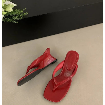 Marque de mode Compensée Pantoufle Présentations fabricants de jeux Clip d'orteil Tongs Sandales à lanières étroites Chaussures décontractées Pantoufle femme Sandalia Mujer