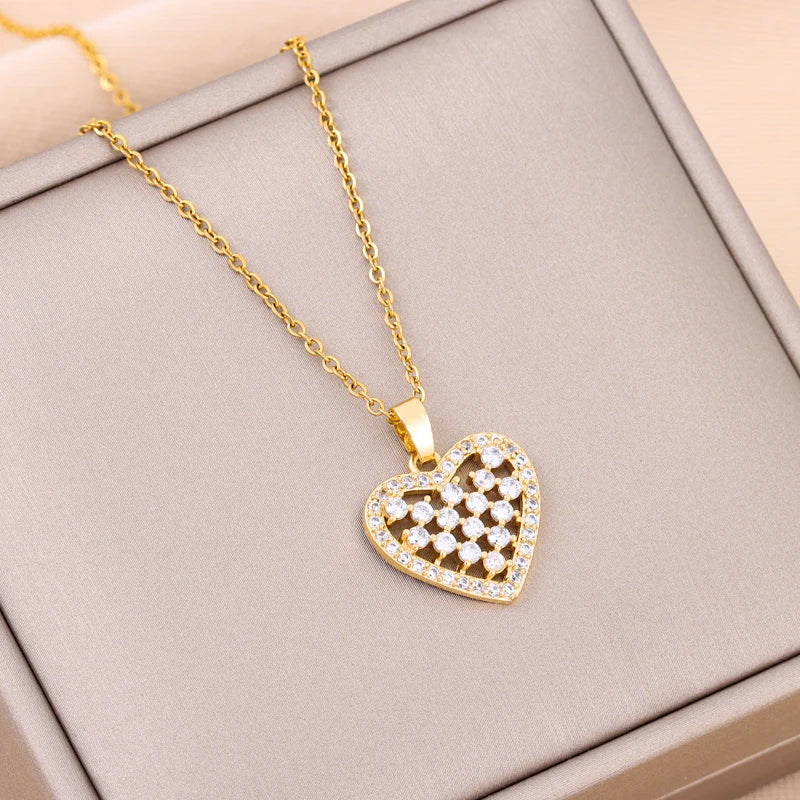 Nuova collana con ciondolo in cristallo di zircone alla moda per le donne Commercio all'ingrosso di gioielli con catena clavicola in acciaio inossidabile color oro dolce femminile