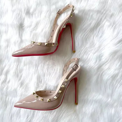 Nuovi tacchi alti europei e americani sexy vino rosso per le donne tacchi sottili punta a punta, bocca poco profonda, sandali con scarpa singola rivettata