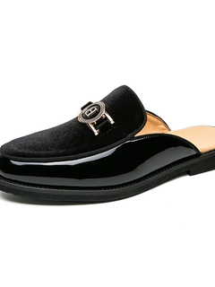 Scarpe casual in pelle da uomo Ciabatte nere di lusso Appartamenti di moda Pantofole da esterno traspiranti estive Mocassini slip on maschili firmati