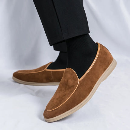 Mocassini da uomo in pelle scamosciata di alta qualità autunnali Scarpe casual piatte semplici Scarpe da sposa per feste Mocasin da esterno in pelle nabuk di marca di lusso