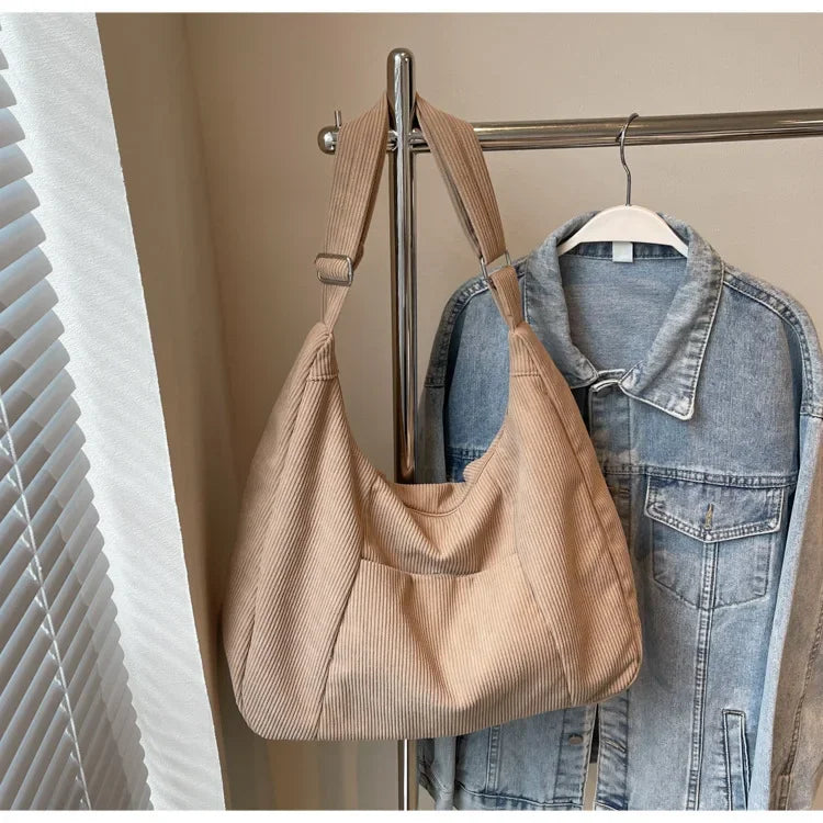 New Large Capacity Casual Crossbody Bag Simple Artistic Commuter Student Single Shoulder Bag Outdoor Leisure Women's Tote Bag PlatiNum