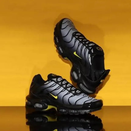Nike Air Max Plus TN Men's Black Wolf Grey Opti Yellow Gradient Mesh Breathable Air Cushion Soft Elastic Sneakers DM0032-012