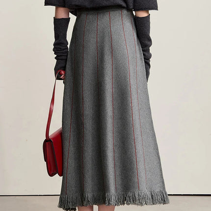 Amii Women's Skirt 2025 Winter New Knitting Striped Tassel A-Line Skirts For Women Versatile Loose Clothing Ladies 12544168 PlatiNum