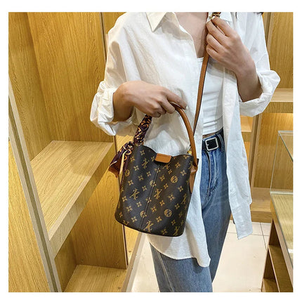 Advanced fashion bag for women 2025 new casual women's bag, large capacity bucket bag, shoulder bag, diagonal cross bag PlatiNum