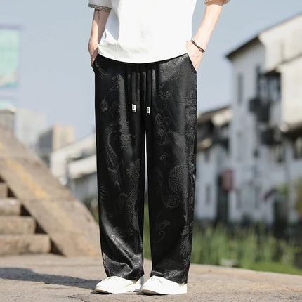 Pantaloni a gamba larga moda vintage da uomo in tessuto di seta di ghiaccio pantaloni estivi casual larghi pantaloni traspiranti con motivo drago sutil da uomo 5XL