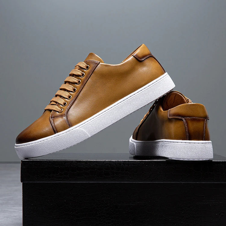 New Men Casual Sports Vulcanized Shoes Comfortable Fashionable Flat Heeled Leather Shoes Outdoor Driving Travel Brand Shoes Men