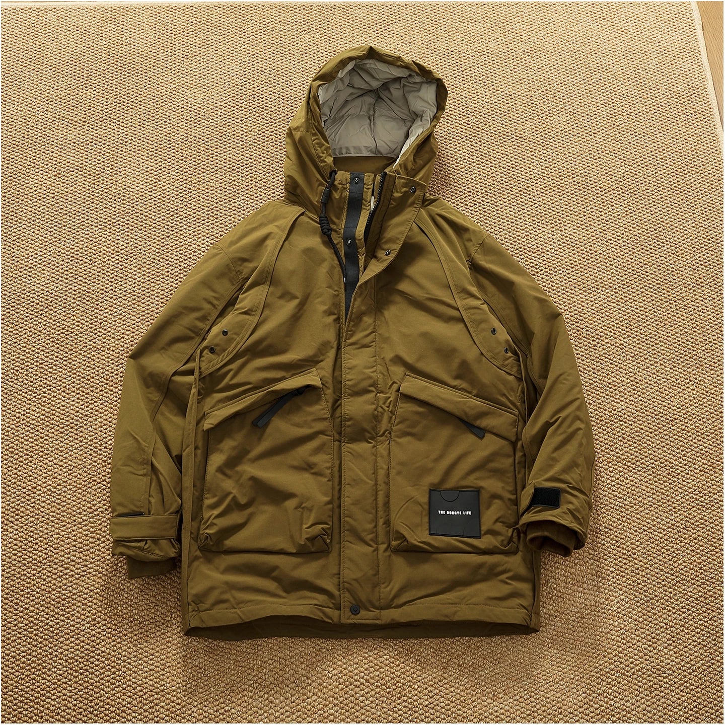 Piumino cargo imbottito in piuma d'anatra di media lunghezza retrò americano nuovo inverno con cappuccio Trench oversize spesso alla moda da uomo